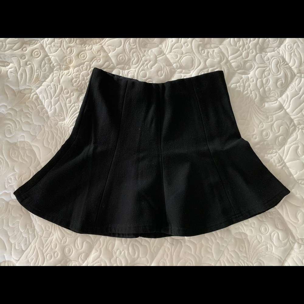 Used black Zara mini skirt - small